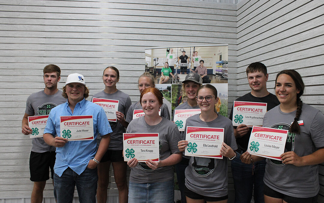 4-H hosts foundation supper, awards