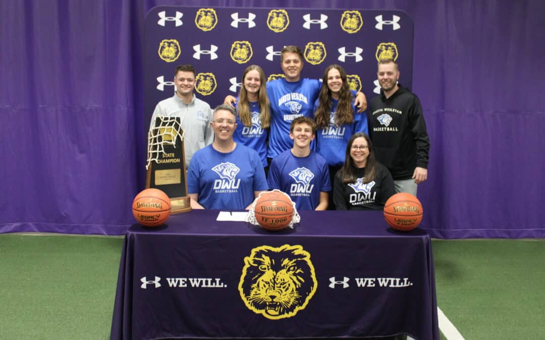 Hoefert signs NLI